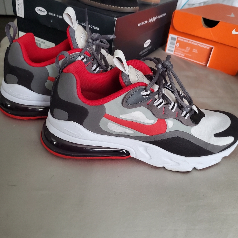 Nike Boys air max 270